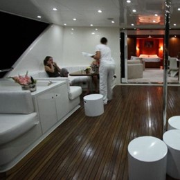 Lounge deck